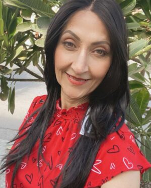 Antonella HD  22" color 1B